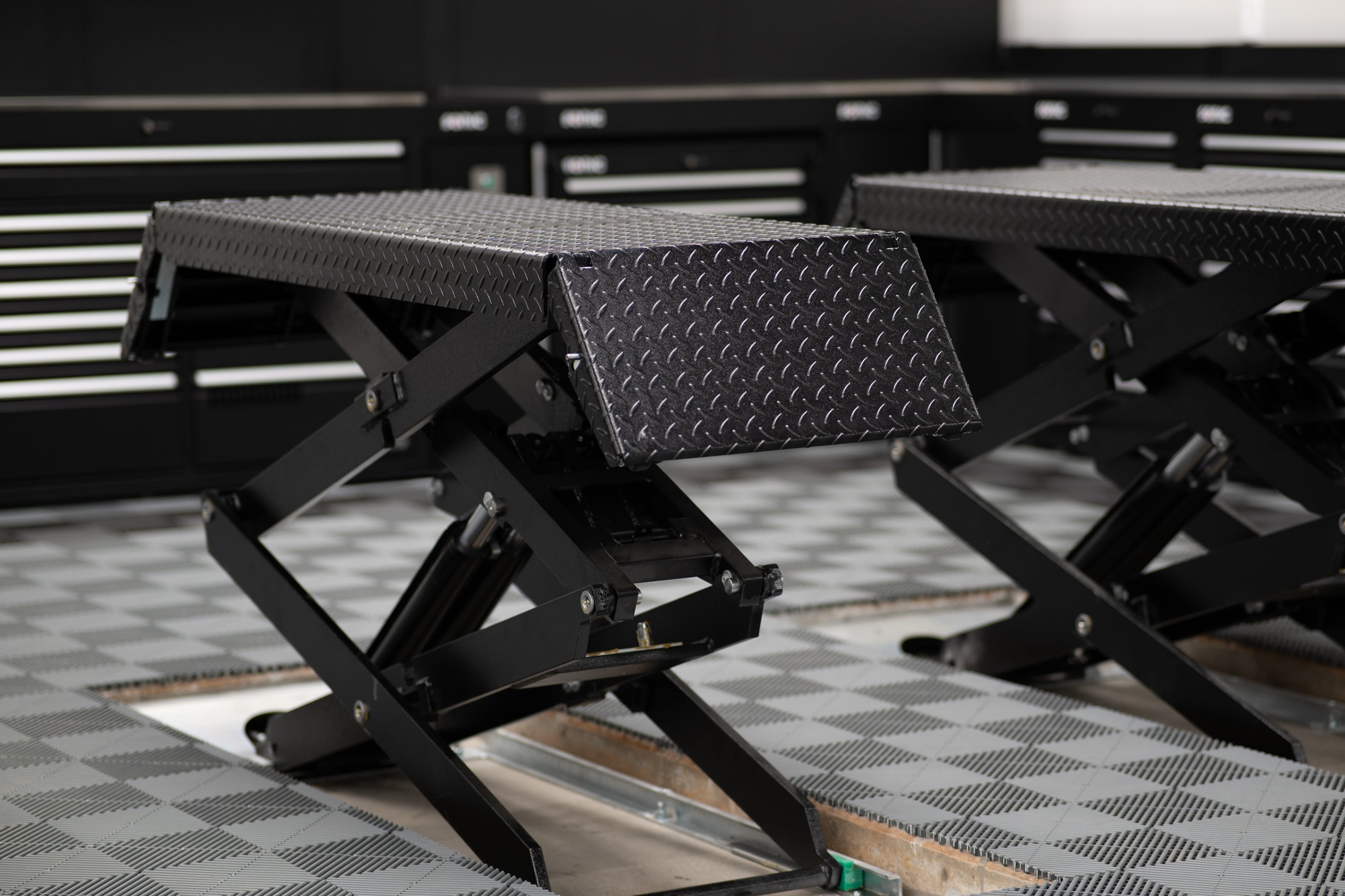 Nussbaum Jumbo HF 9 Hydraulic Double Scissor Lift 9000 lbs