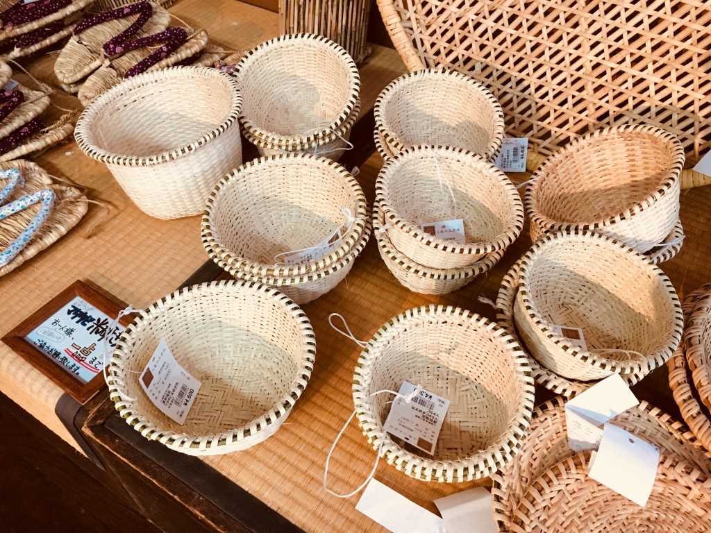 マタタビ笊の季節です。 | 三島町生活工芸館