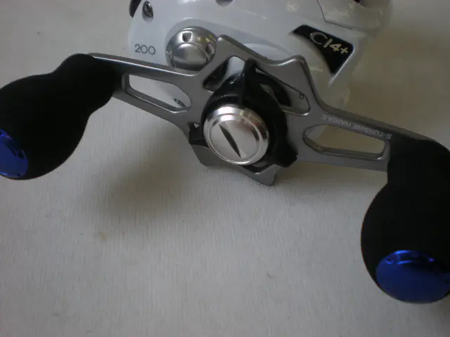 ステファーノCI4+200（右） - 19,100円 : 海釣り、船釣り専門店の沖