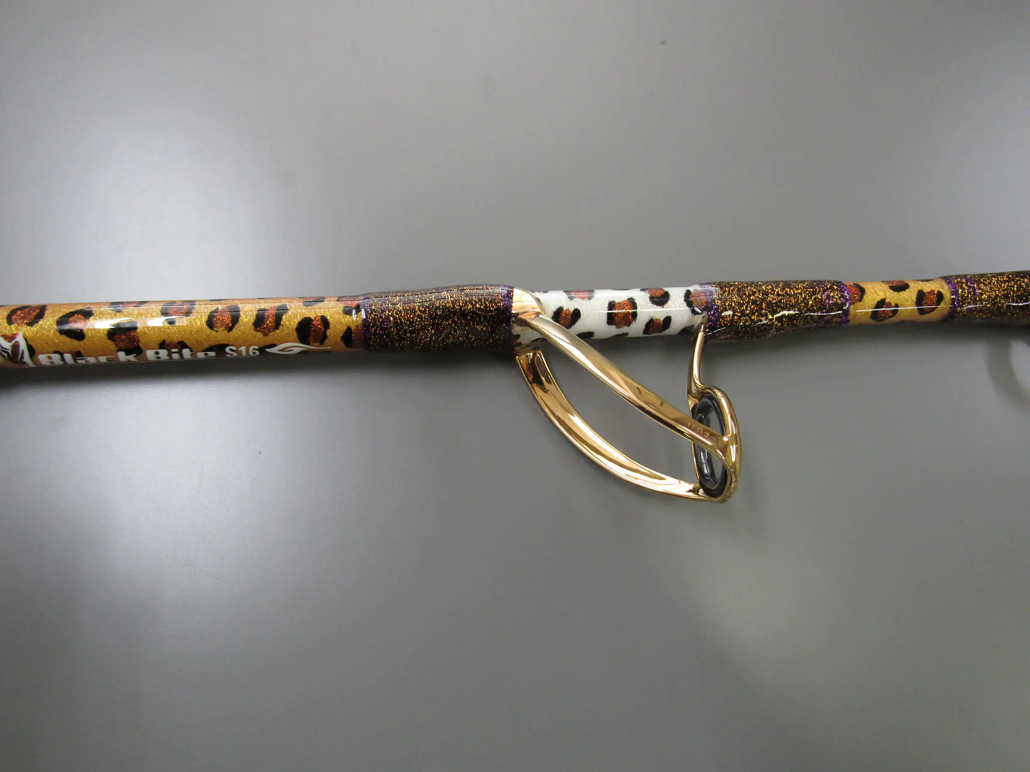 剛樹エラボレートブラックH16【マグロスタンディングモデル