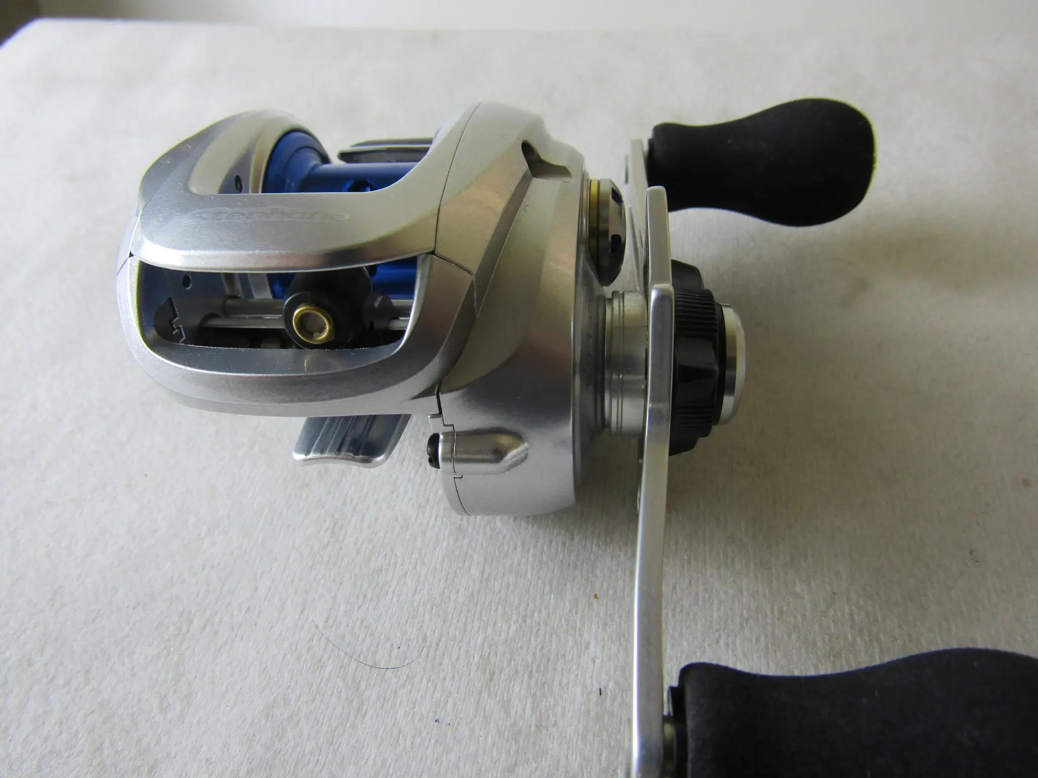 ステファーノ201XG（左） - 29,700円 : 海釣り、船釣り専門店の沖三昧