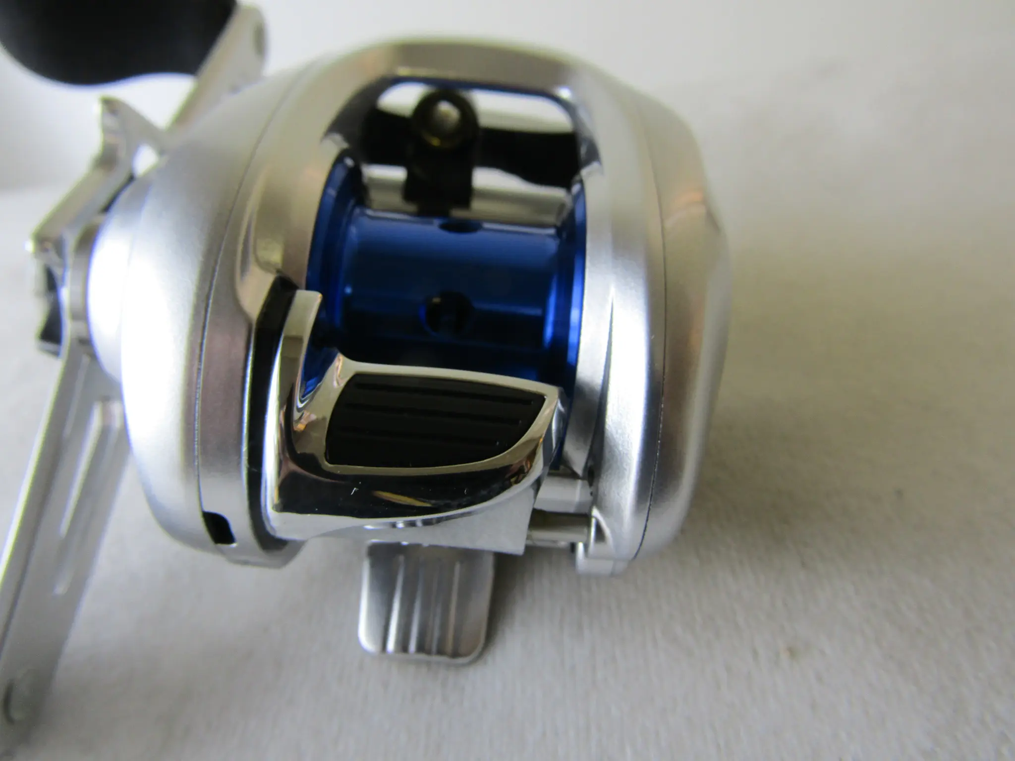 ステファーノ201XG（左） - 29,700円 : 海釣り、船釣り専門店の沖三昧