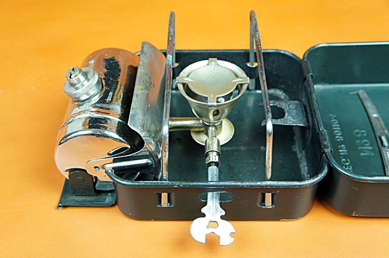 OPTIMUS オプティマス8 初期型スチールケース・軍用モデル