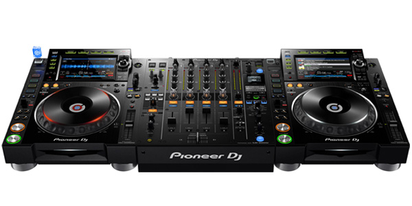 新たな世界標準となるマルチプレーヤーPioneer DJのCDJ-2000NXS2
