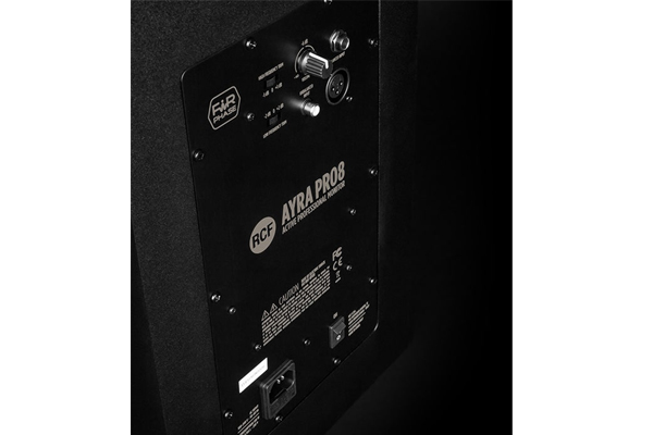 AYRA PRO 5：RCFの高品質モニタースピーカーAYRA PRO 5で快適な音楽