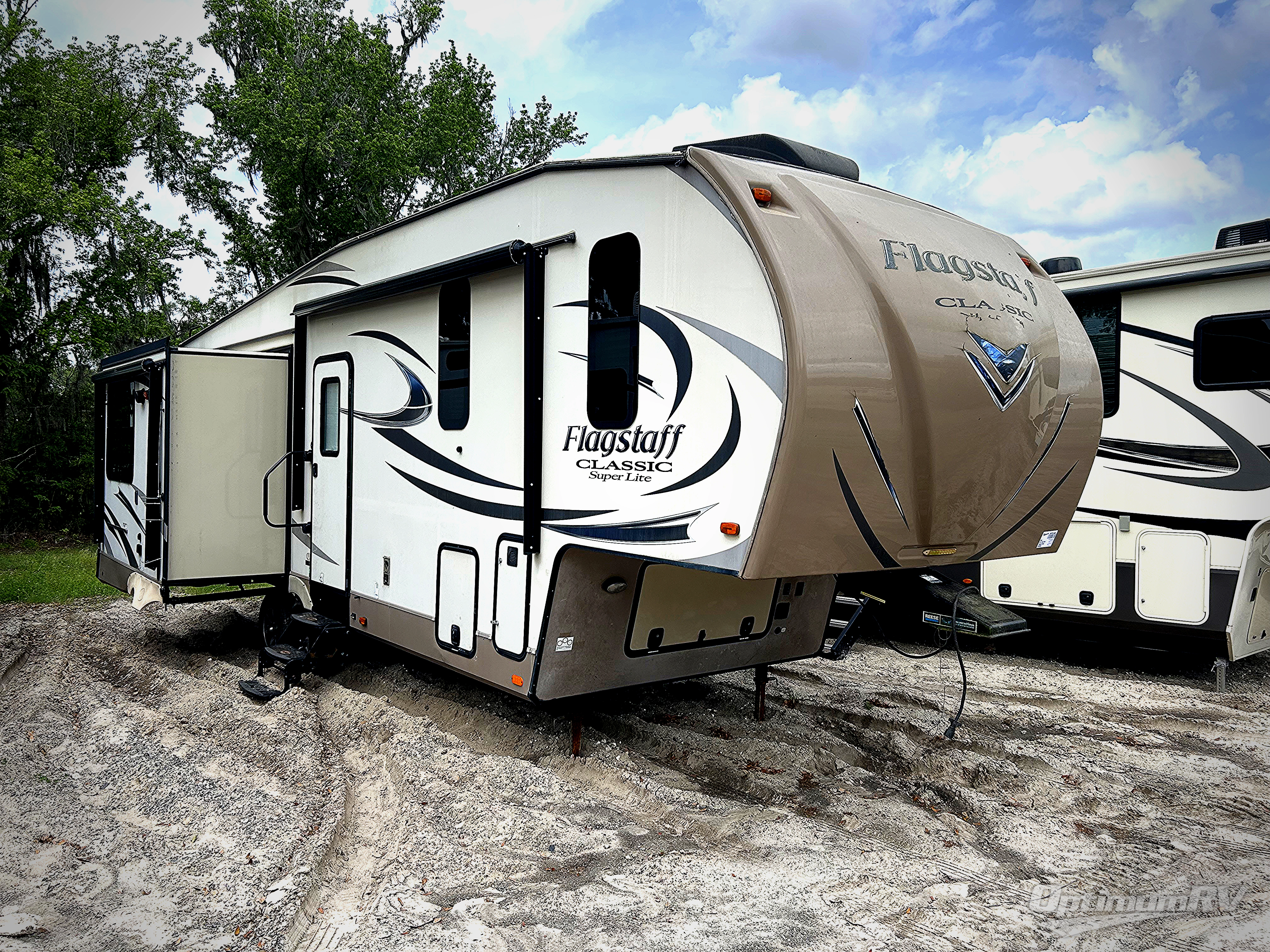 Used 2017 Forest River Flagstaff Classic Super Lite 8528IKWS Fifth