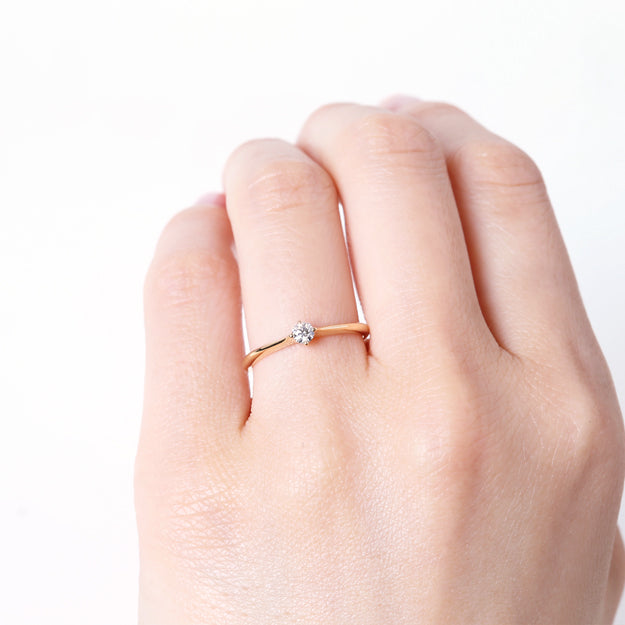 K18/Pt「中石0.1ct リロ」エンゲージリング｜【オレフィーチェ】Orefice