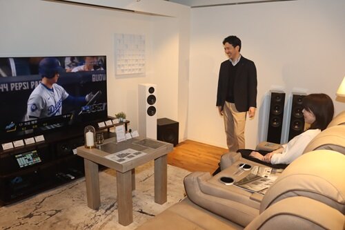 迫力の音と映像で非日常を味わう 本格ホームシアターを体験！｜LIVING