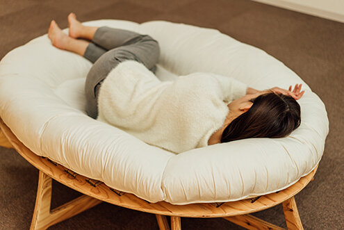 寝具御誂専門店 IWATA「人類進化ベッド 特別展示」｜LIVING DESIGN