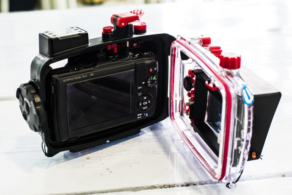 2026年版】水中カメラでダイビングに絶対おすすめの厳選7選 | ワールド