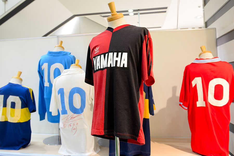 京都のマラドーナ＆メッシ展、コレクター選ぶ3つのレアアイテム