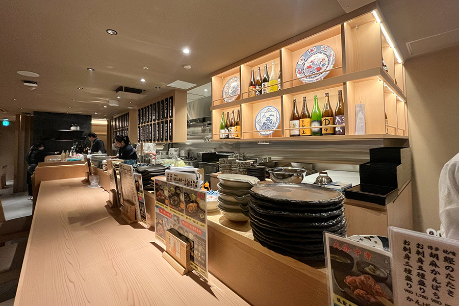 梅田に続く「大阪2号店」は枚方に、九州の美食を味わう新酒場 | Lmaga.jp