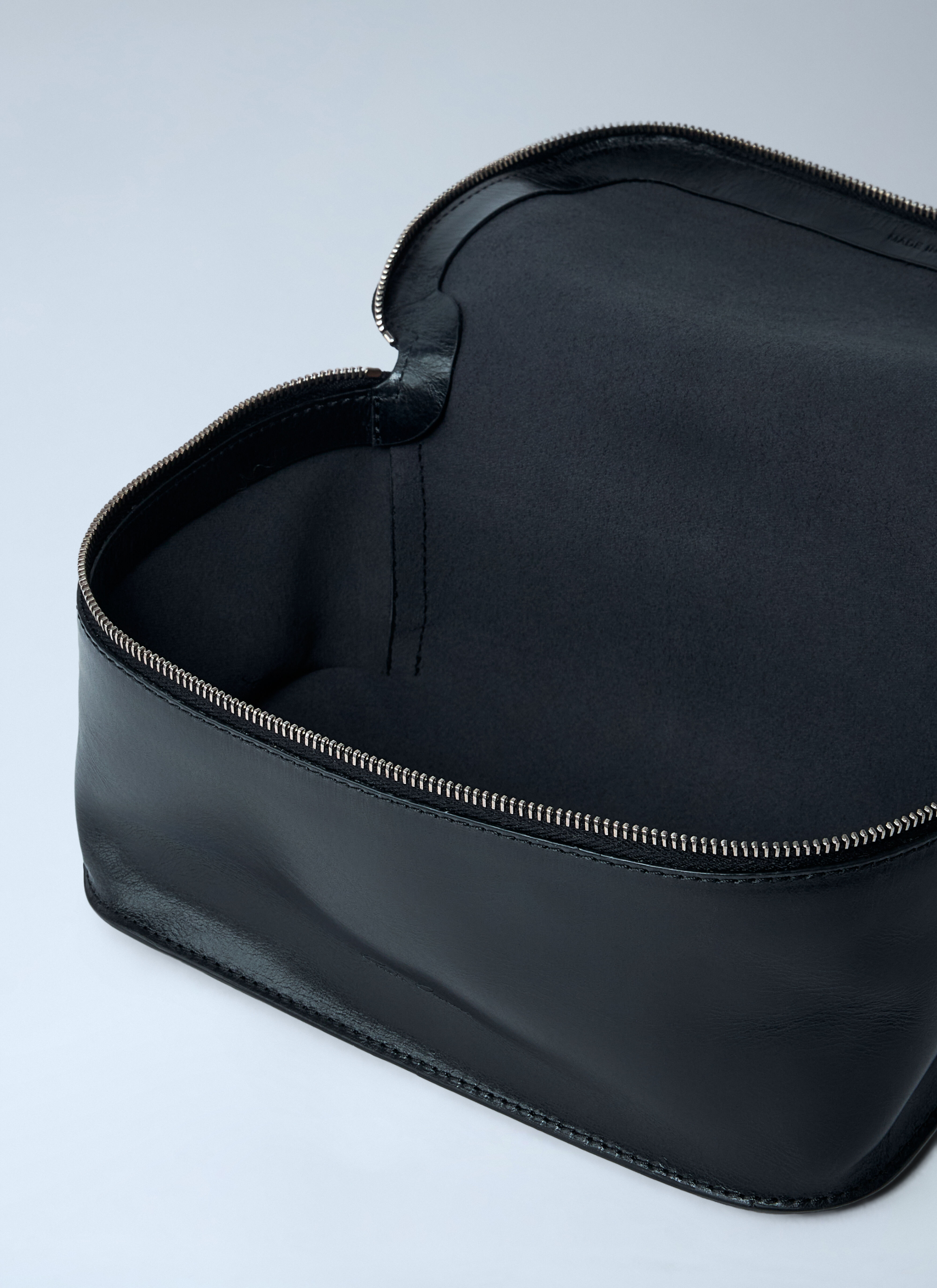 Rick Owens Men's' Medium Beauty Case in Black | LN-CC®
