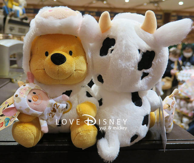 ミッキー＆フレンドが牛になって登場「2021年の干支グッズ（ぬいぐるみ