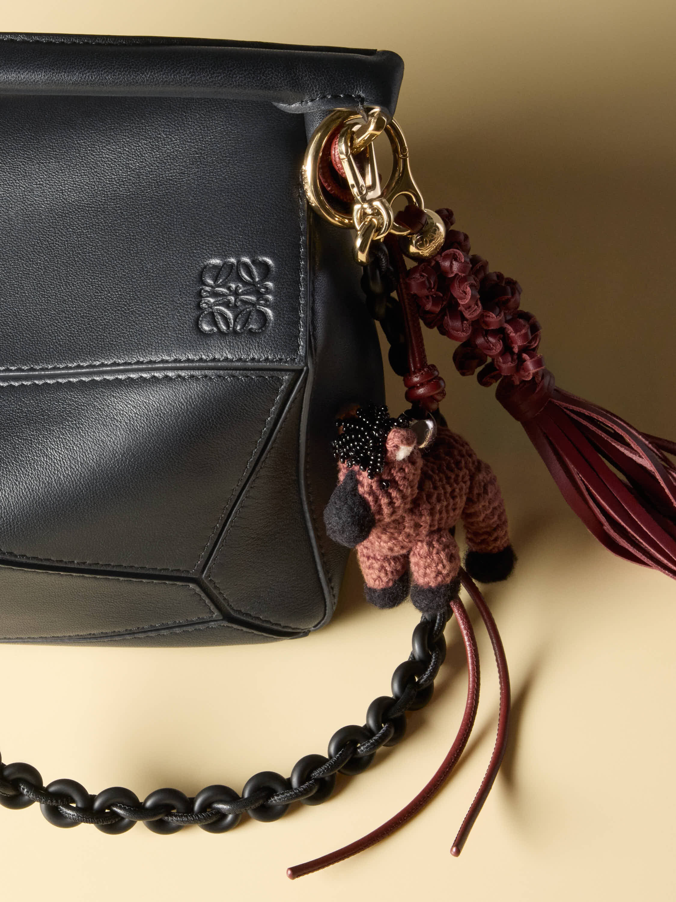 アナグラム チャーム オレンジ - LOEWE Japan official website