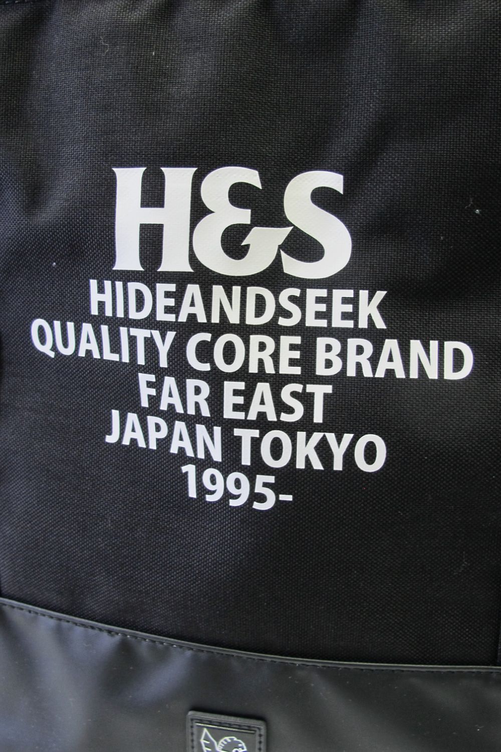 HIDE AND SEEK - × CHROME / CIVVY MESSENGER TOTE BAG (BLACK