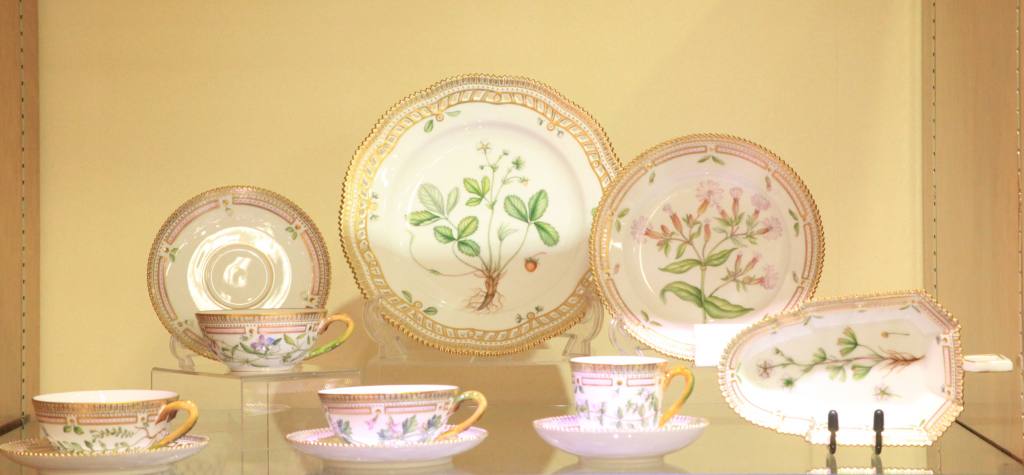 ロイヤルコペンハーゲンの名品 フローラダニカシリーズ入荷