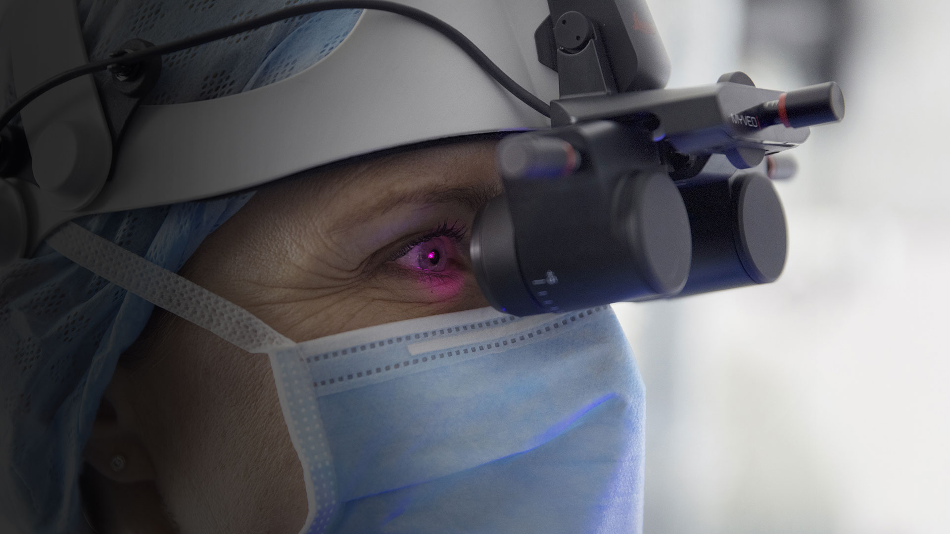 MyVeo All-in-one Surgical Visualization Headset | 製品紹介 | Leica