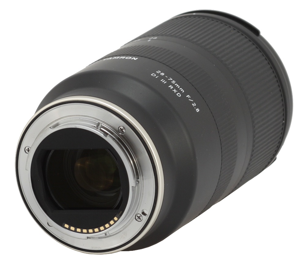 Tamron 28-75 mm f/2.8 Di III RXD review - Build quality - LensTip.com