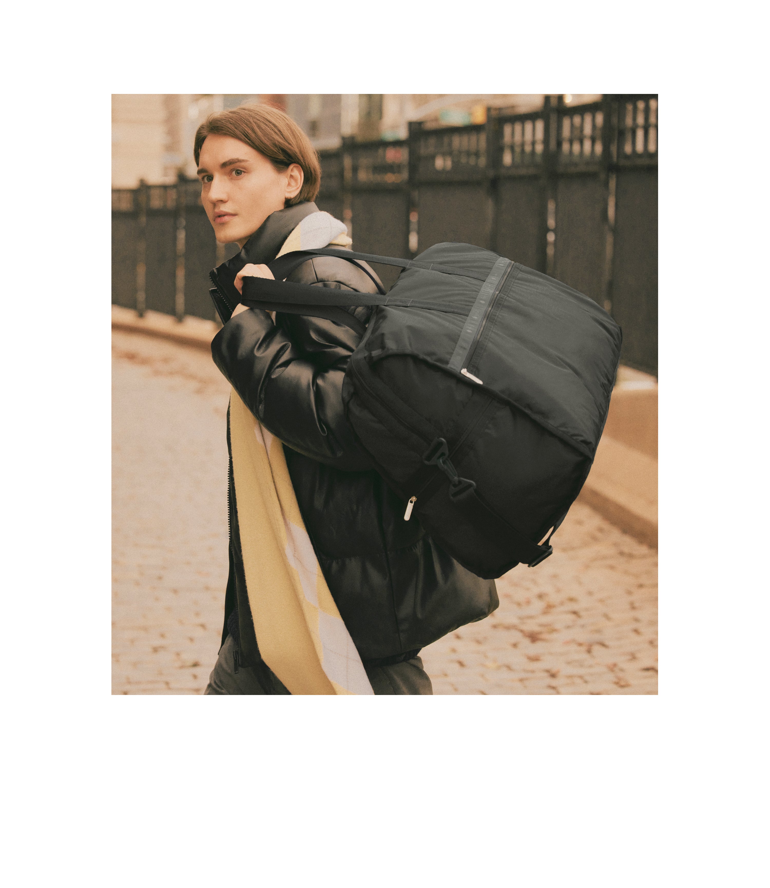 Solid Black Deluxe Extra Large Weekender | LeSportsac