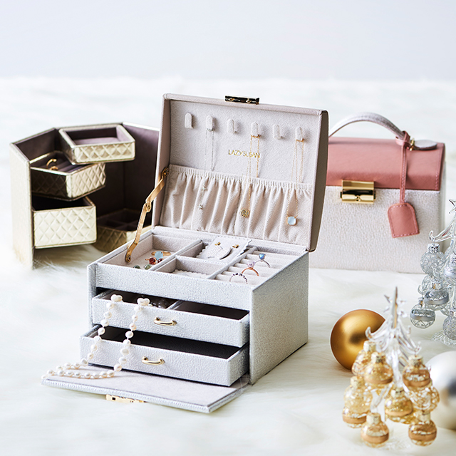 ホリデーシーズンに贈る、ご褒美ジュエリーボックス新発売 | LAZY