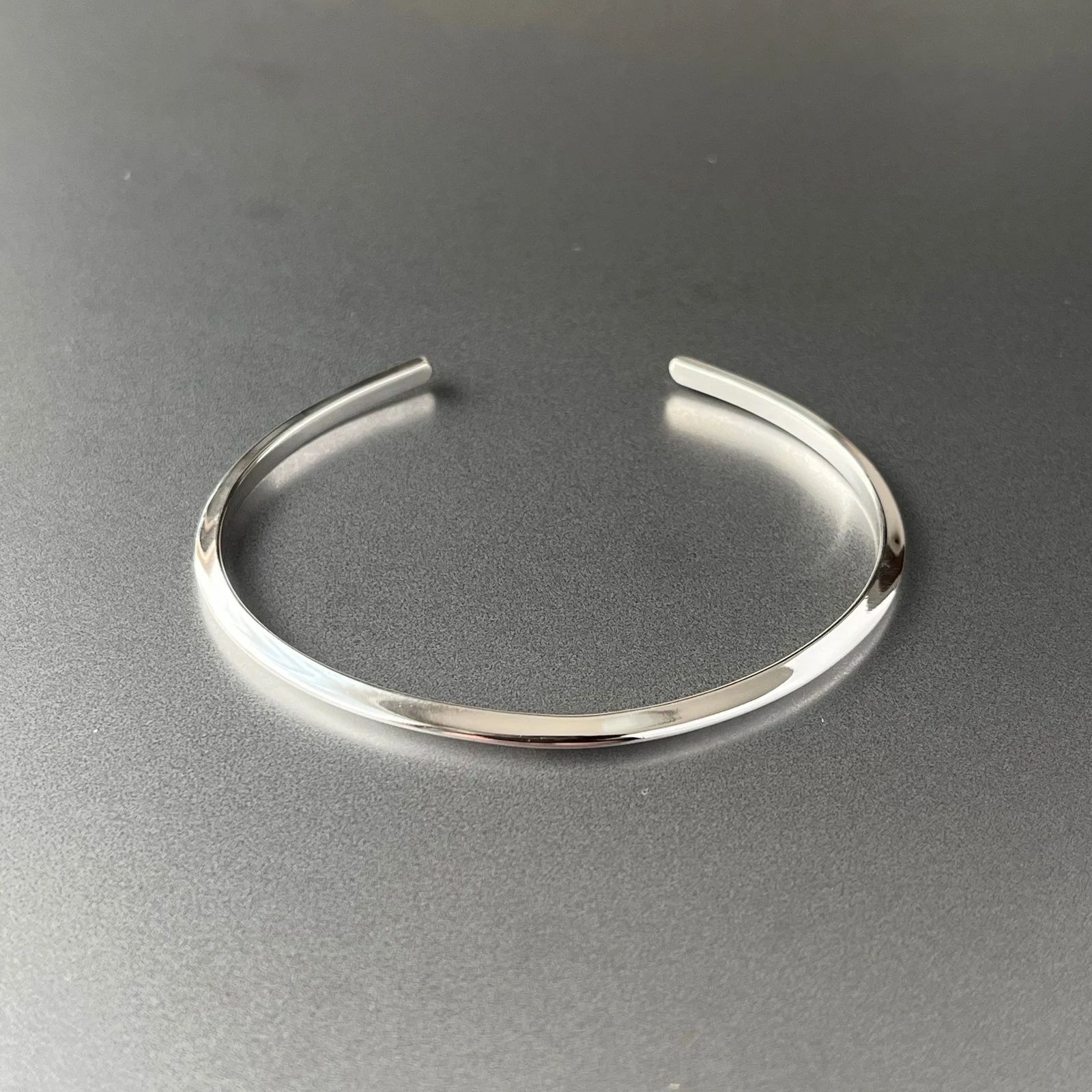 ASSET SILVER】三角錐バングル / シルバー925 / 幅2.8mm / 手首周り