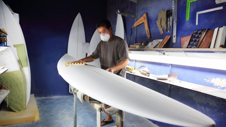 サーフボードシェイパー～ウェイド・トコロ（Wade Tokoro）～ | ハワイ