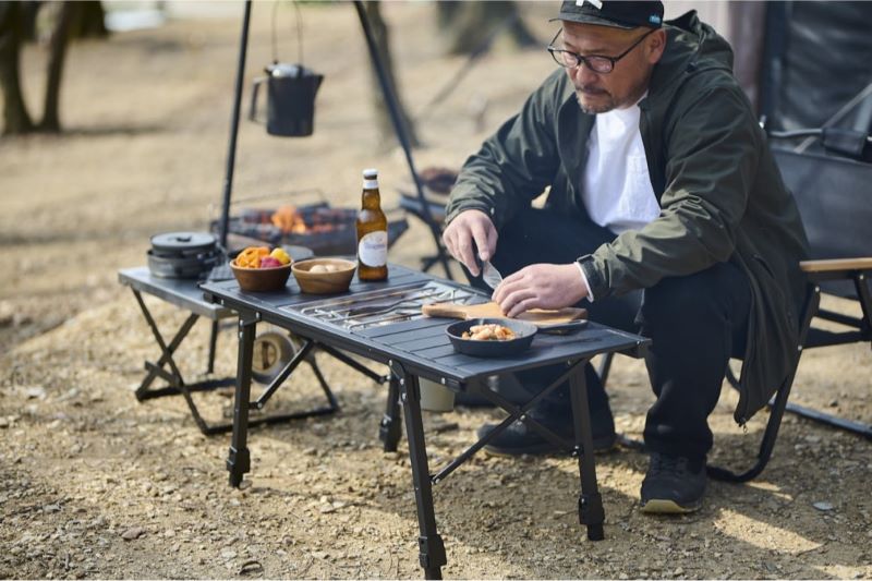 人気コンロが設置OK！高機能でコスパ良しの「アルミユニットテーブル