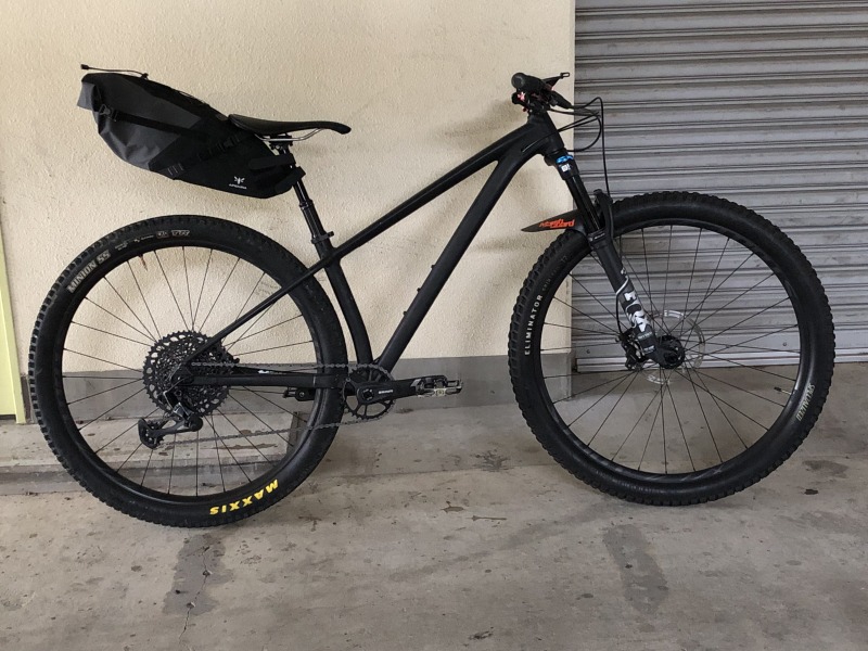 これから始める自転車ソロキャンプのパッキング解説。専門家にバッグ