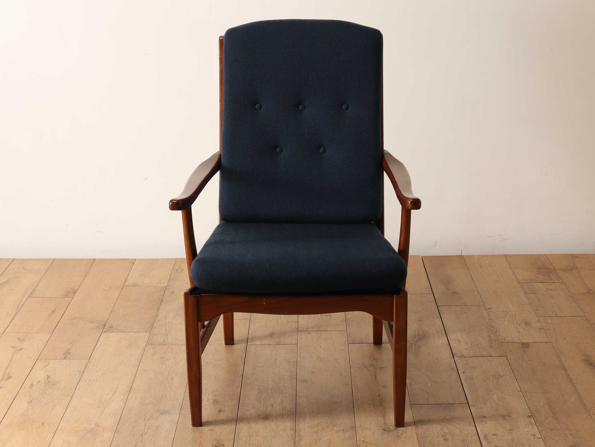 CARL MALMSTENアームチェア | ロイズ・アンティークス | ヨーロッパの