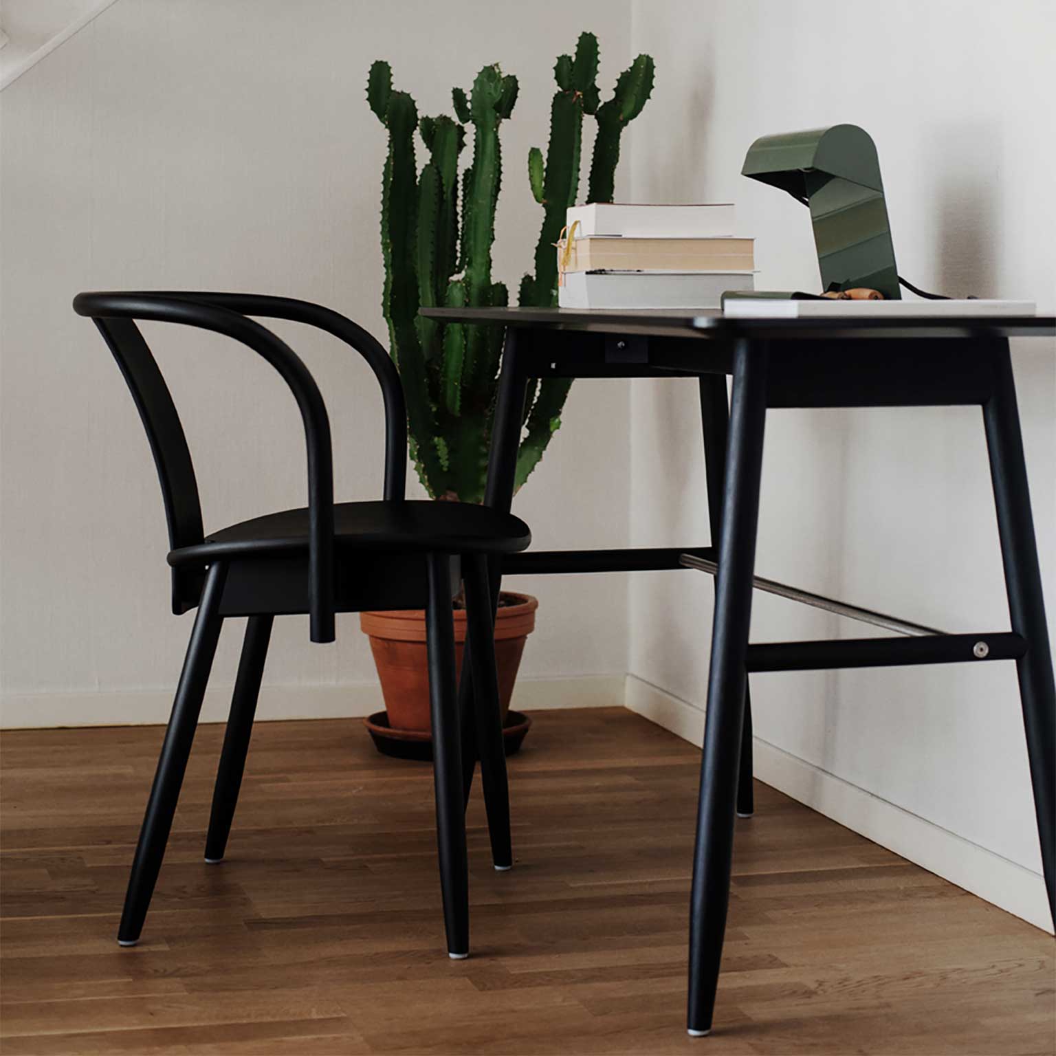 MASSPRODUCTIONS（マスプロダクションズ）Icha チェア ブラック