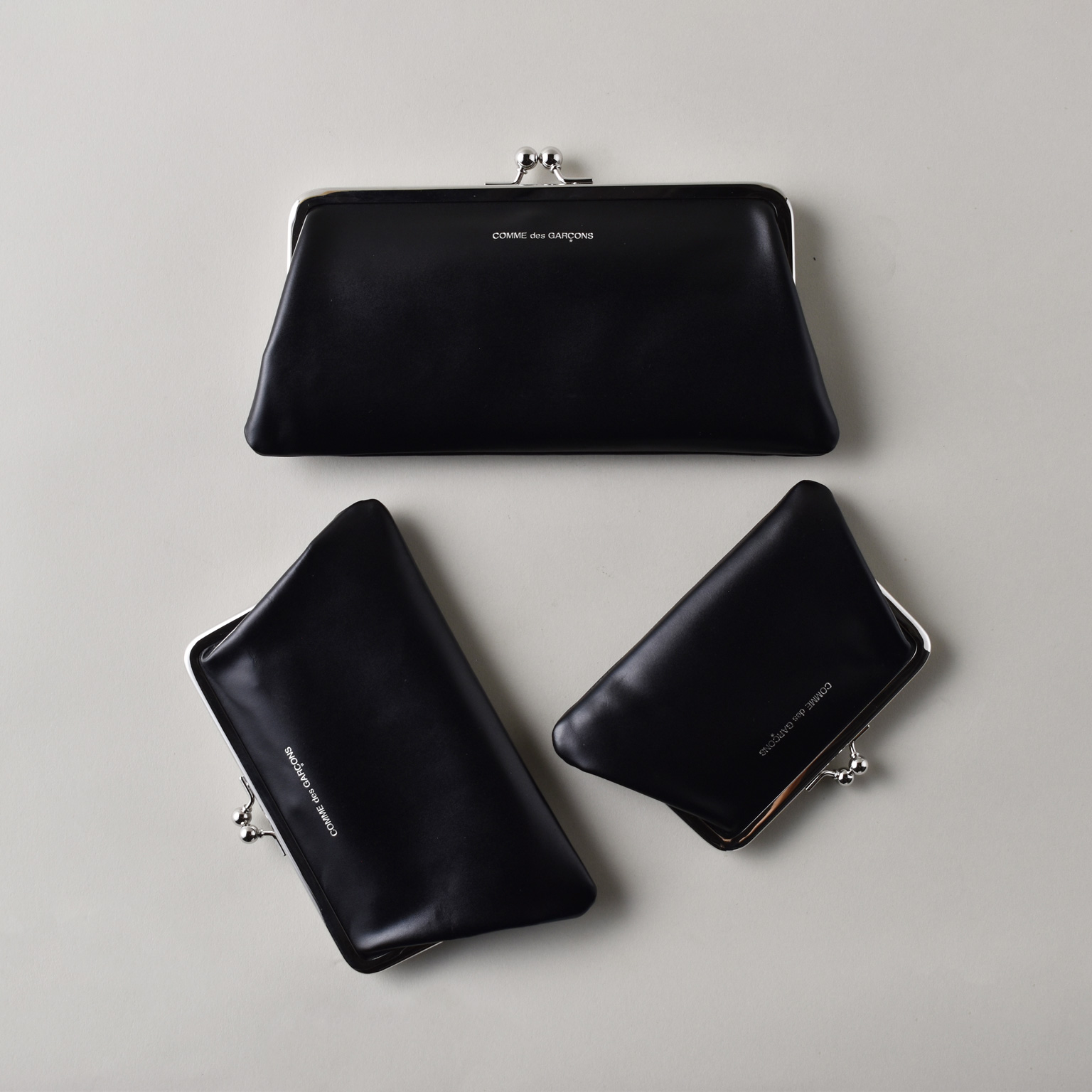 COMME des GARCONS（コム デ ギャルソン）KISS CLASP がま口財布(中