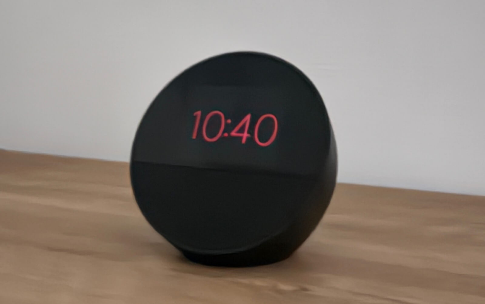 Echo Spot (2024)レビュー｜置き時計っぽい見た目の良さと機能を引き算