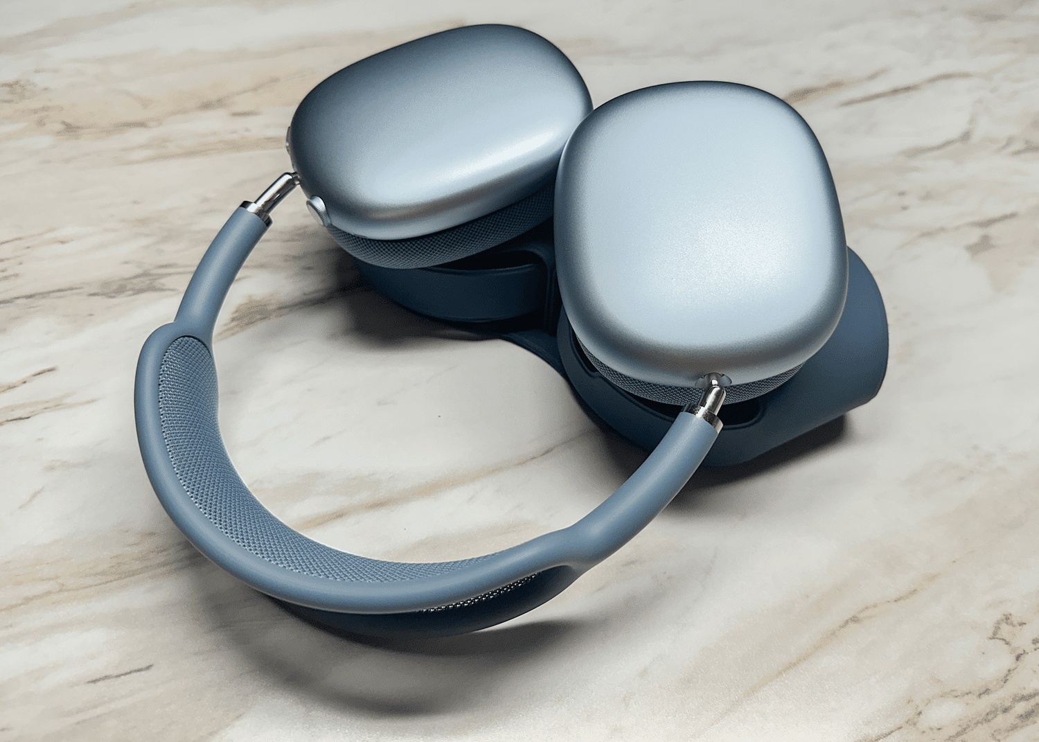 Apple AirPods Max 2024: New Colors and USB-C, but Are They Worth It?