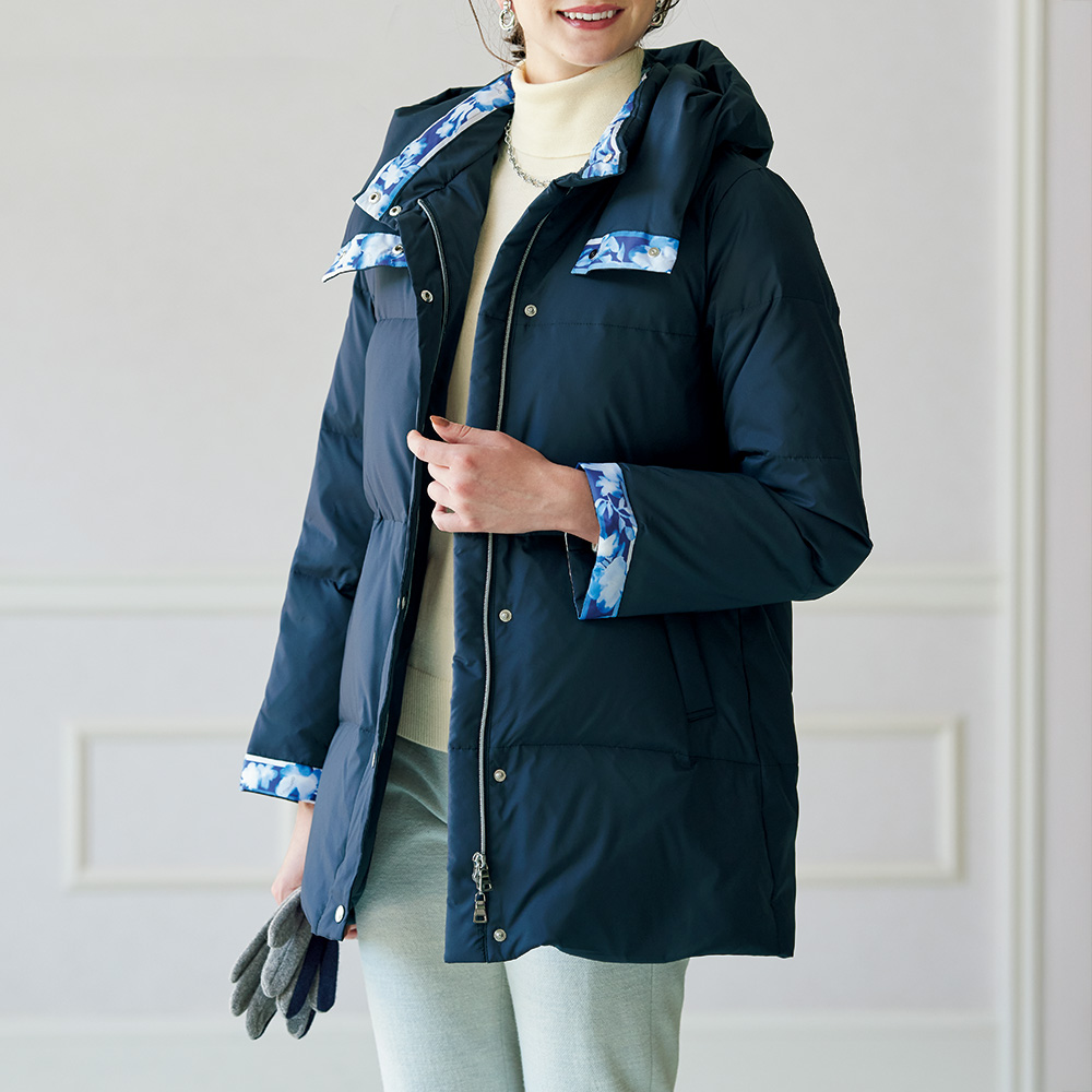 レオナール スポーツ プリント使いダウンコート | ライトアップ