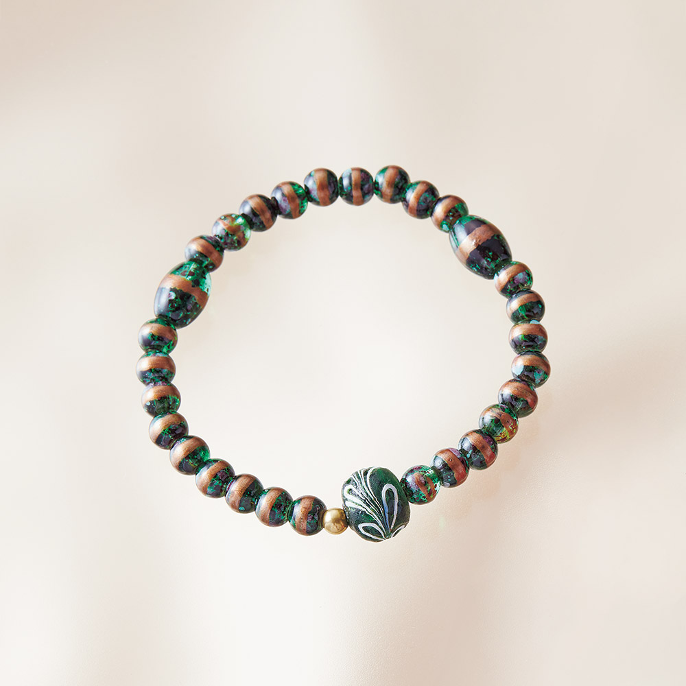 インドラ マン スヌワール とんぼ玉ブレスレット | ライトアップ