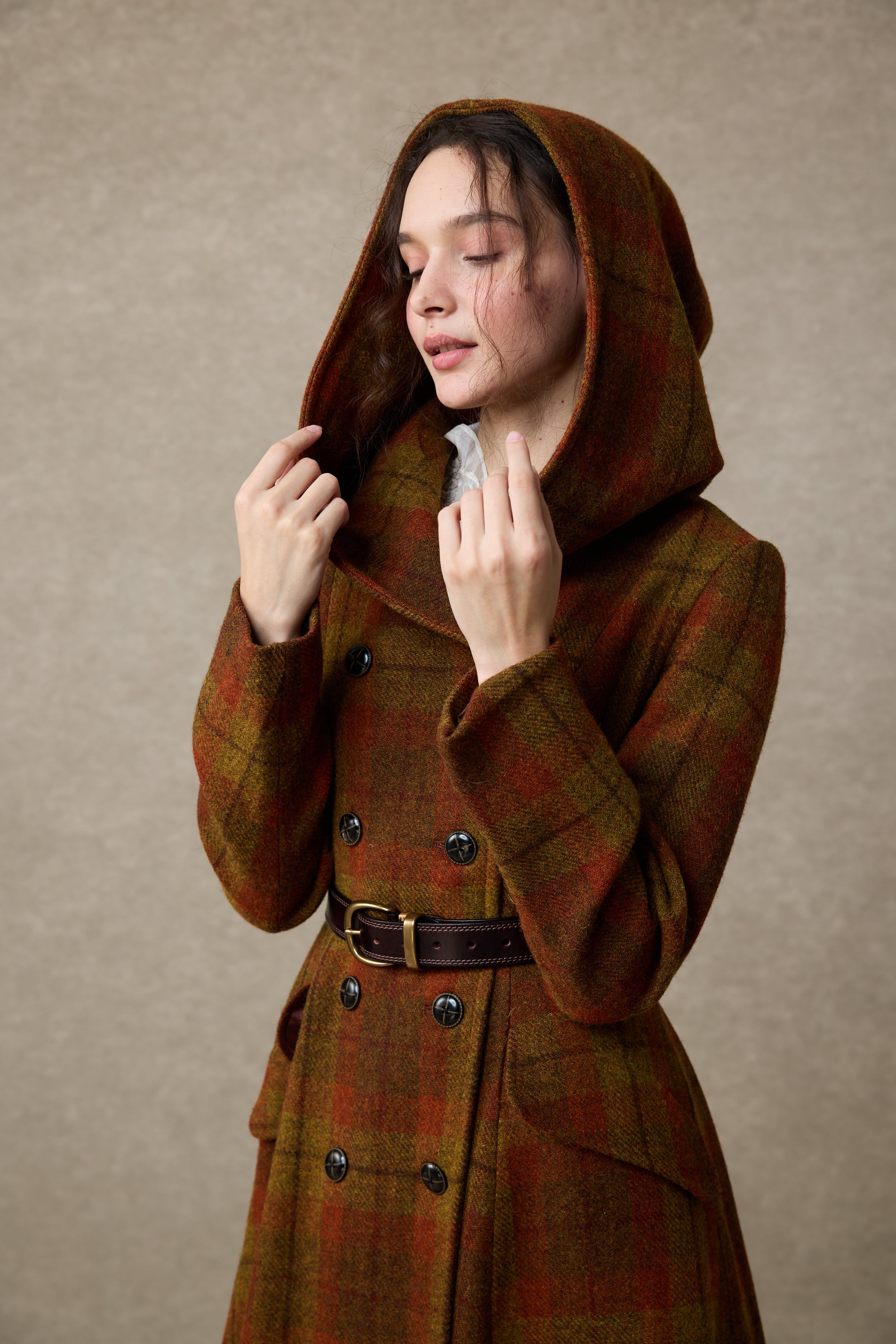 Trista 24 | 100% twill wool hooded coat – Linennaive