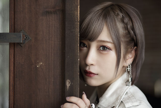 ReoNaの願い、それは“名前のないお歌で名前のない絶望に寄り添う”こと