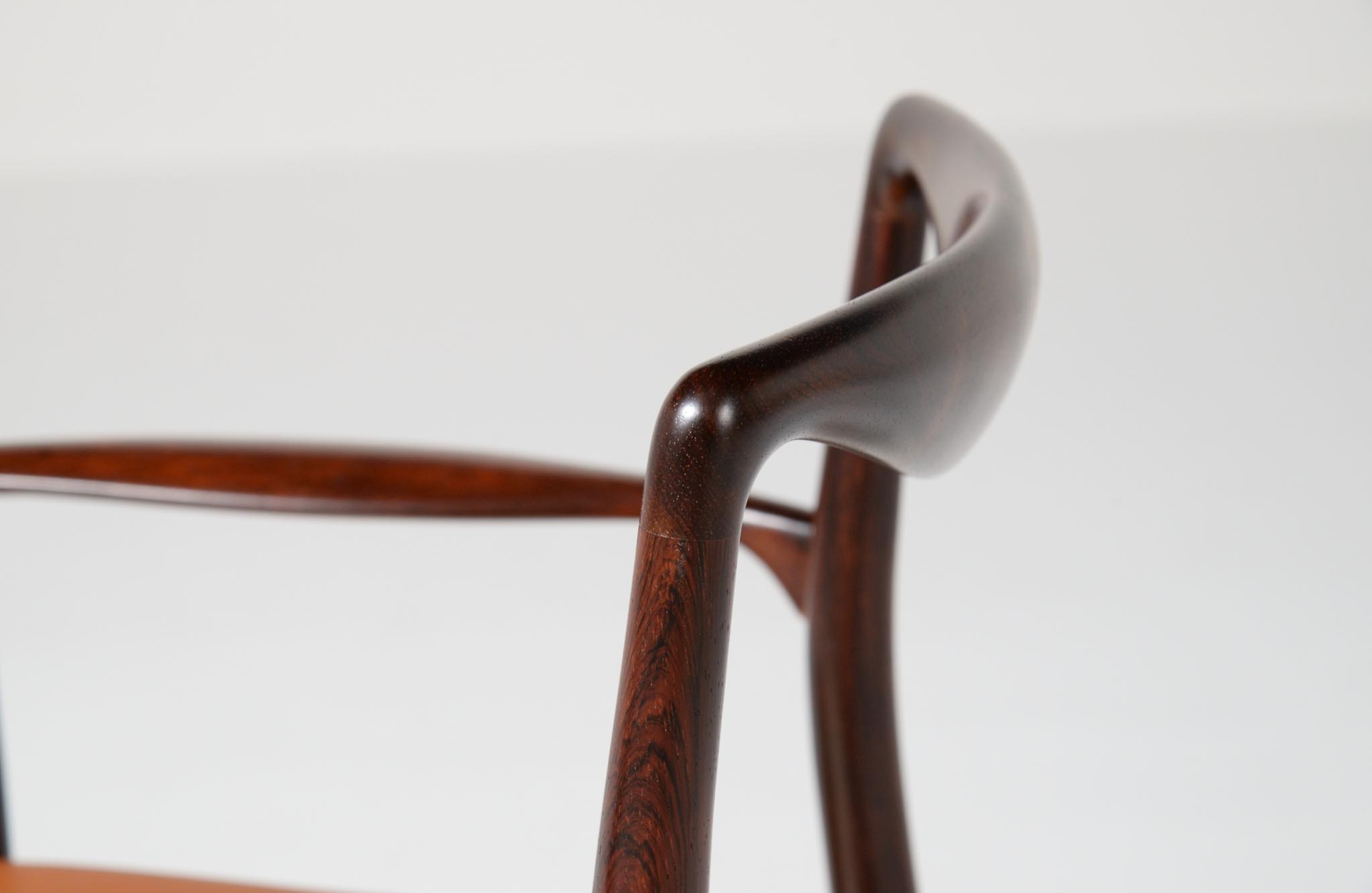 Kai Lyngfeldt-Larsen Arm chair in Rosewood｜Luca Scandinavia