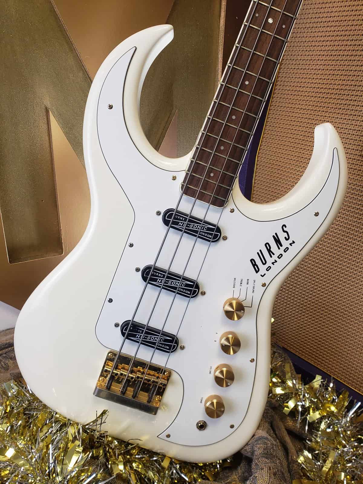 Burns London – Bison – Bass – Reissue – White – S/H | M-GUITARS