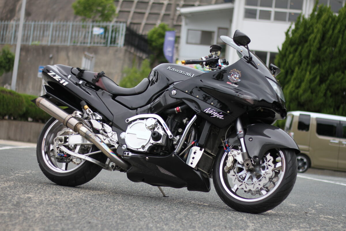 乗り手を選ぶマシン。操る楽しさは随一 ZX-11【みんなのバイク