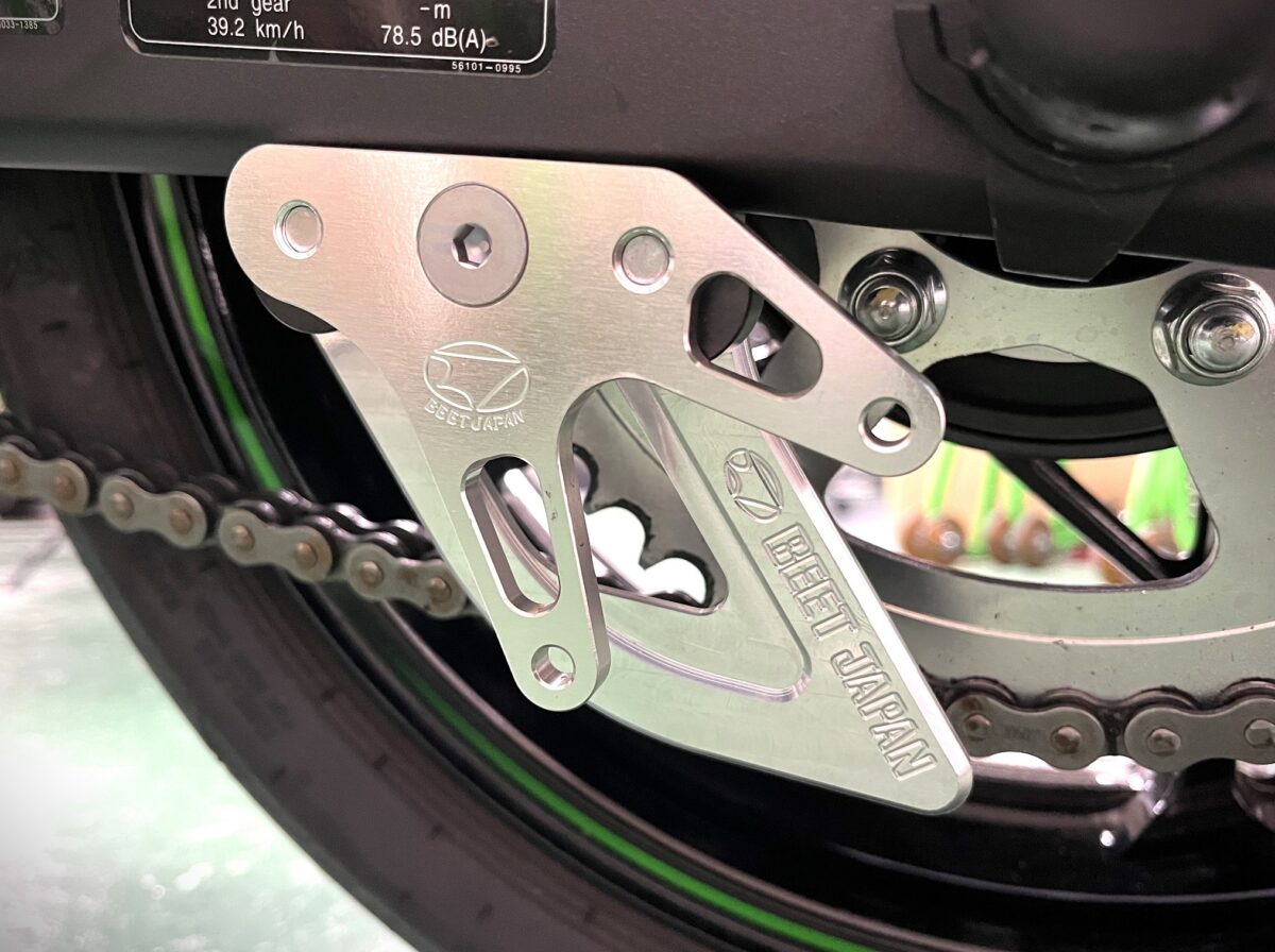 バイク転倒時のダメージを最小限に Ninja ZX-4R/25R用スタンドフック