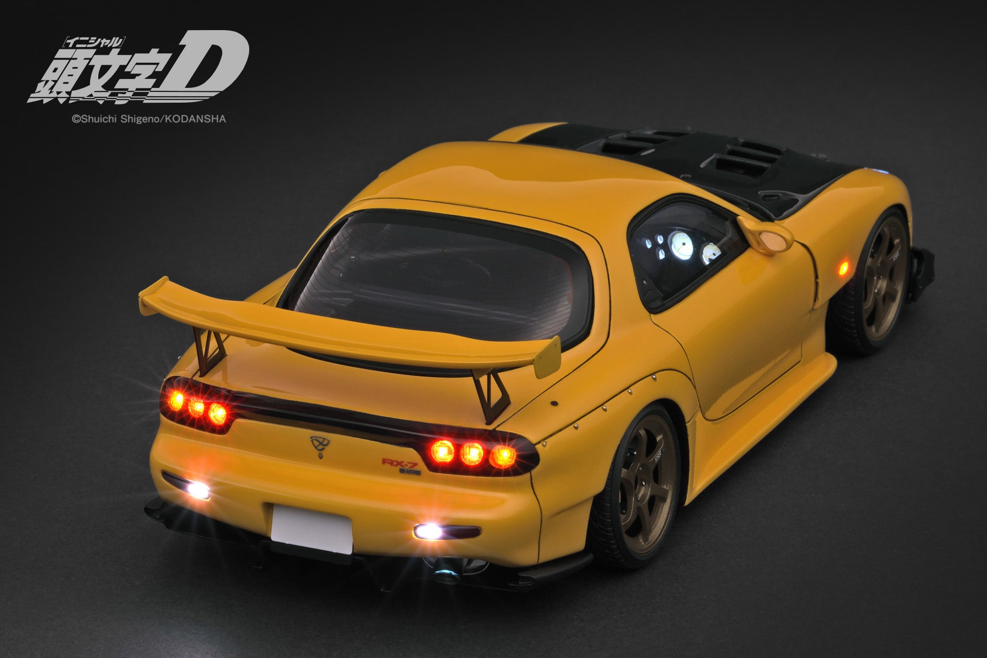 Ignition Model 1:18 Mazda RX-7 (FD3S) INITIAL D in Yellow with LED