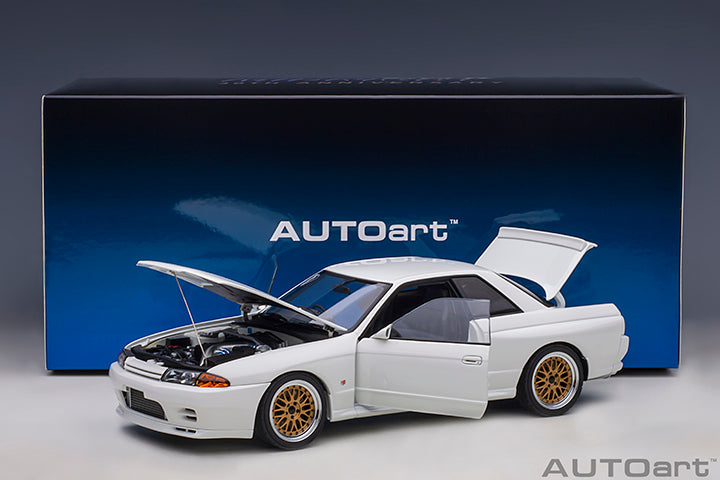 AUTOart 1:18 Nissan Skyline GT-R (R32) Wangan Midnight 