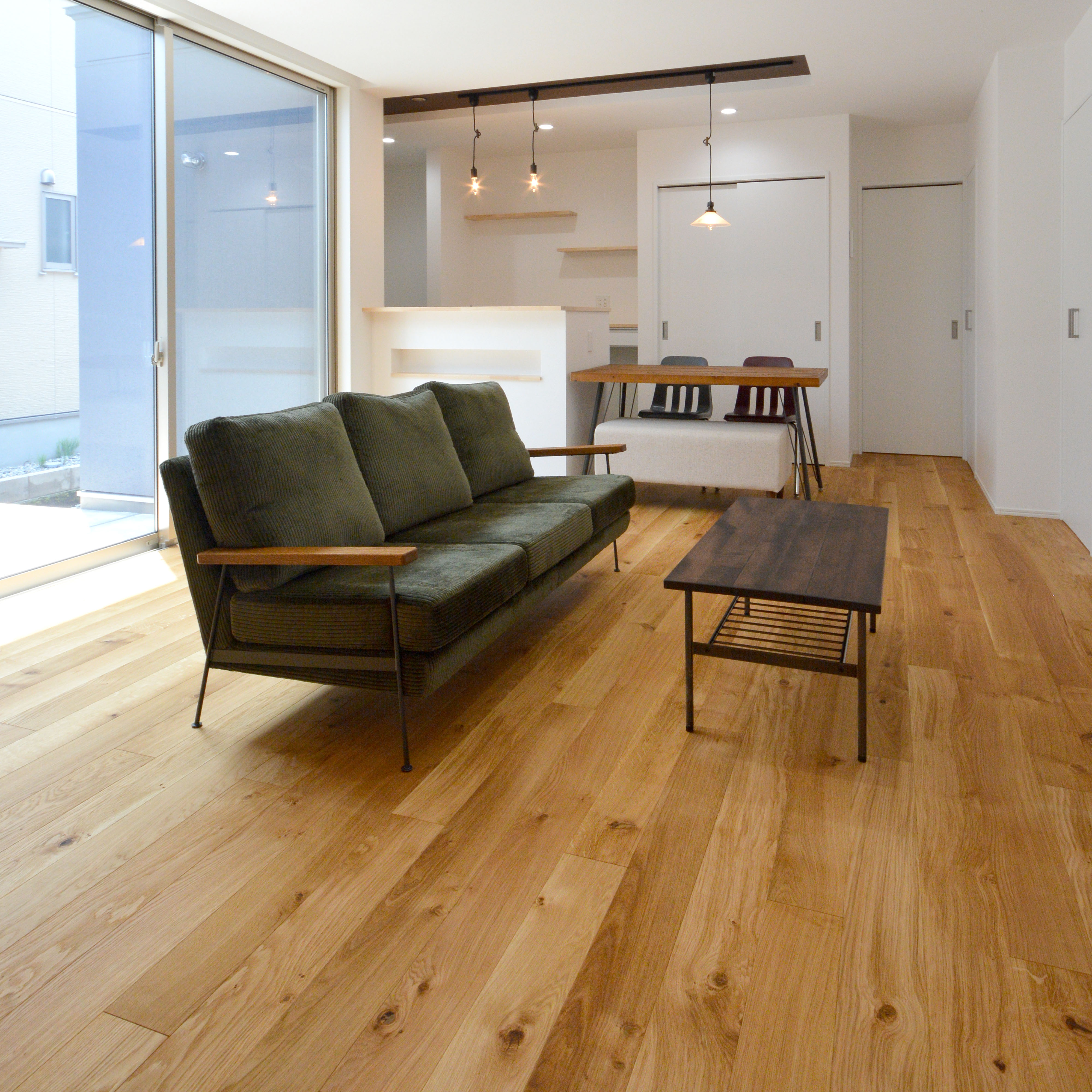 ヨーロピアンオーク 床暖房対応 挽板フローリング 定尺 130mm巾 ｜マルホン