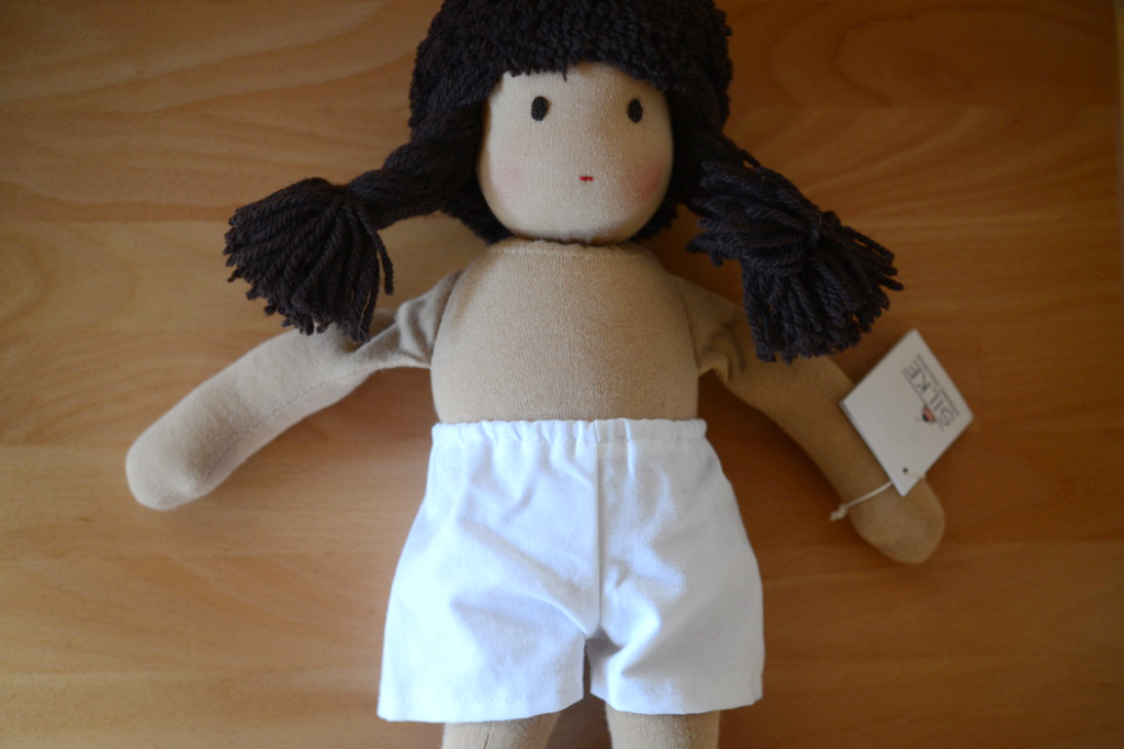 人形】ひとり遊び 愛情のめばえと表現に「ジルケ人形」＋ディテールご