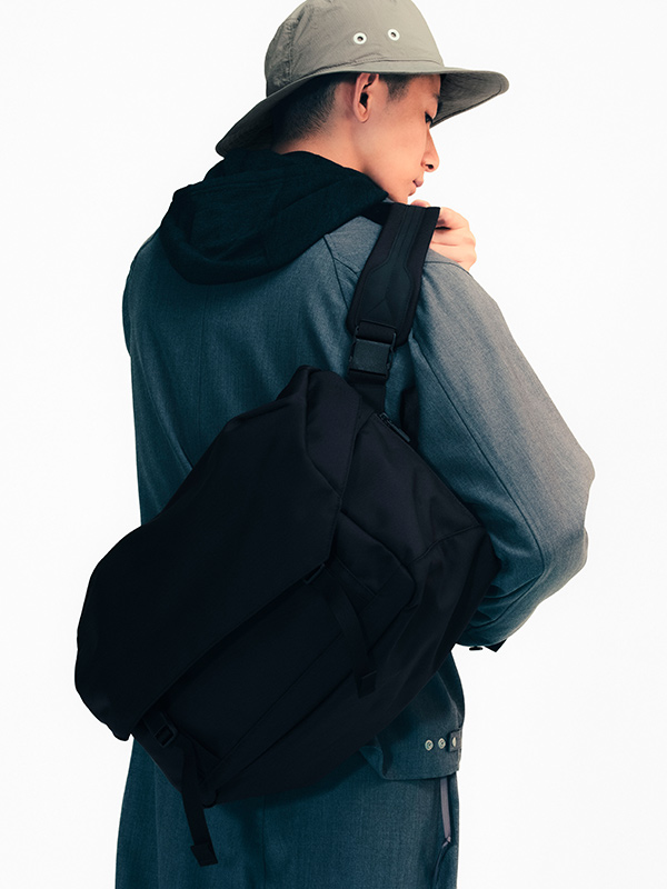 SHOULDER PRO FLAP M BLACK | PRO | PRODUCTS | MONOLITH ONLINE STORE