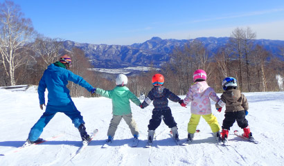 キッズのアウトドア装備ガイド「雪遊び・スノースポーツ編」（2025秋冬