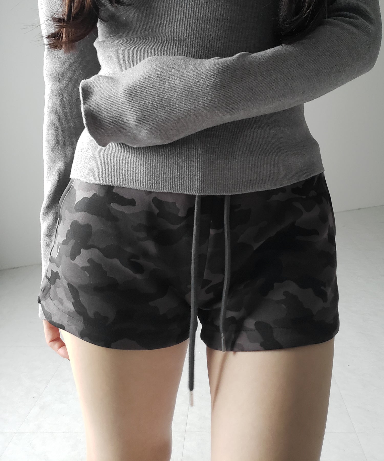 ヴィンテージカモフラタイトショートパンツ ／ Vintage camouflage