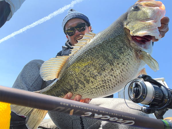 軽量なのにトルクフルなロッド『OROCHI X10！』 | Megabass-メガバス